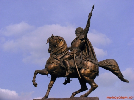 Statue equestri di Bucarest