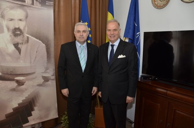 Incontro del ministro Tîlvăr con l’ambasciatore Brasioli