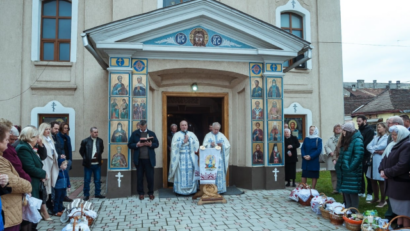 Українські переселенці відзначили Великдень далеко від свого дому