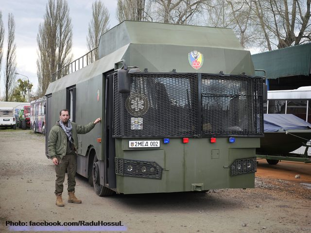 Раду Хоссу головний волонтер проєкту броньованого мобільного шпиталю