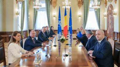 חברים חשובים בג'וינט, מעוטרים על ידי נשיא רומניה