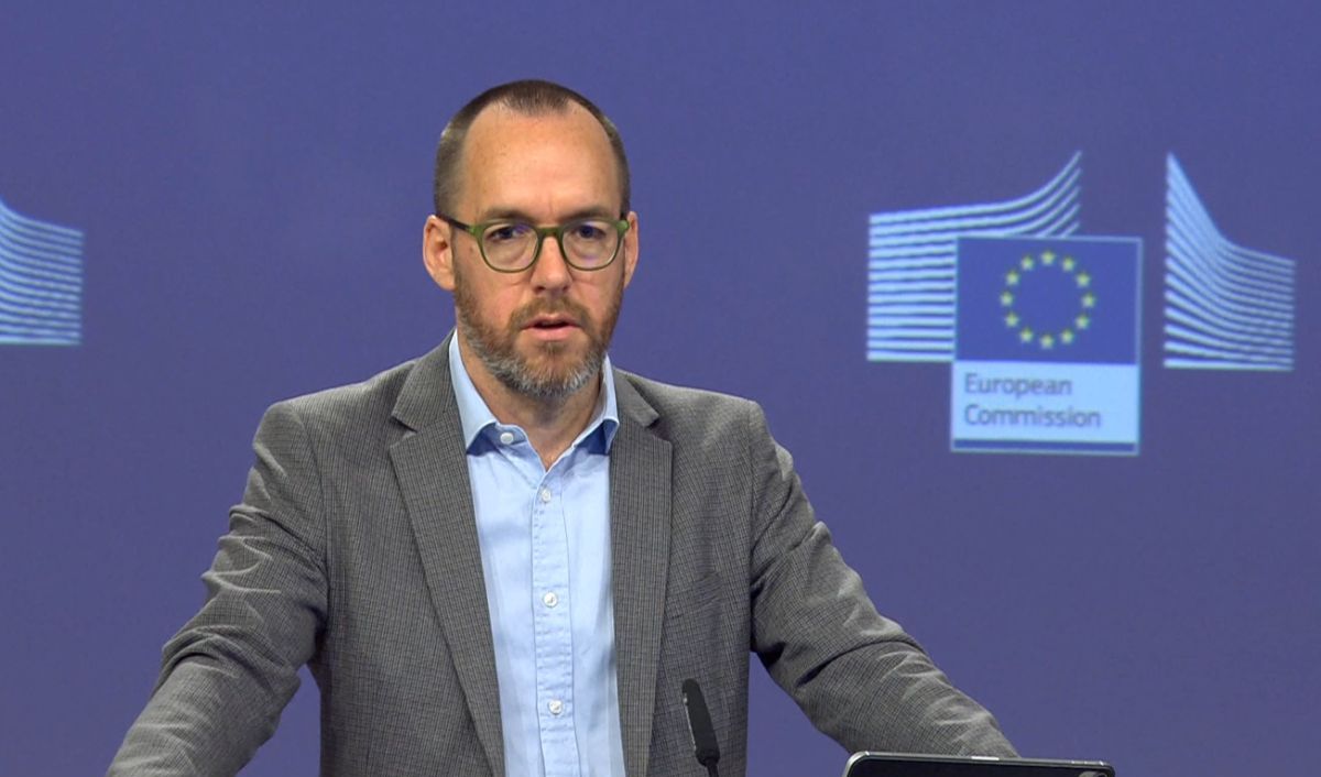 Tim McPhie (Foto: captura video site European Commission)