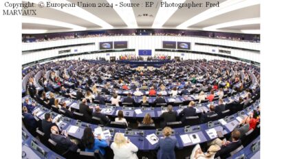 Doi româñi tu cumândârsirea a Parlamentului Evropean