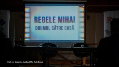 Filmul „Regele Mihai, drumul spre casă”, difuzat la Turda de către Rațiu Forum