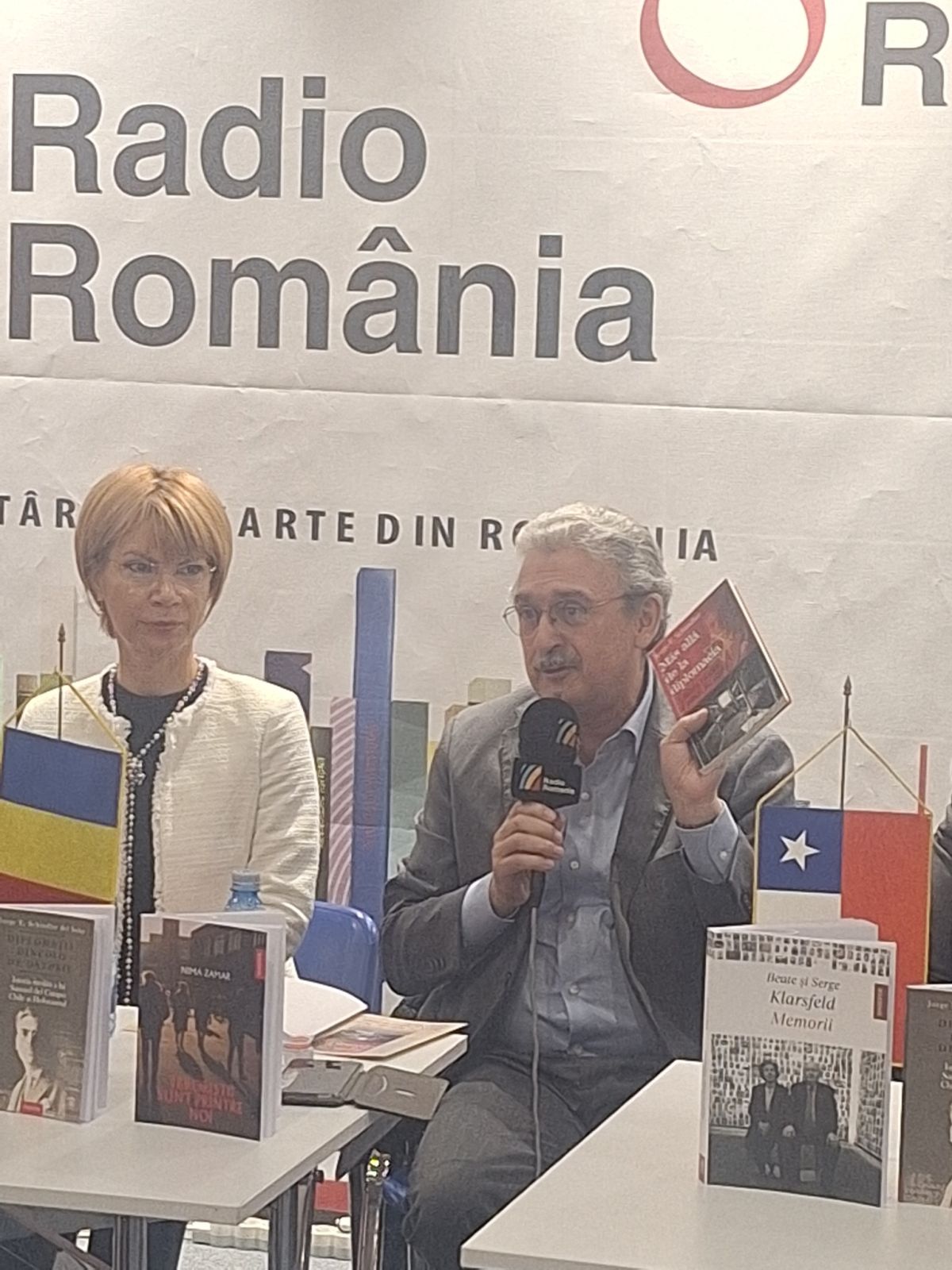 Presentación del libro «Más allá de la diplomacia» del autor chileno Jorge E. Schindler del Solar