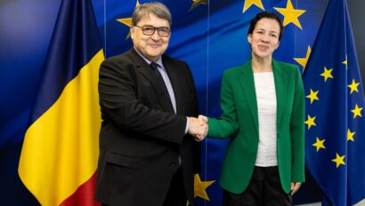 Emil Hurezeanu și Roxana Mînzatu, la Bruxelles / Foto: mae.ro